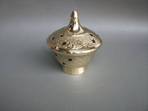 Soporte de incienso de latón de diseño moderno Diseño de metal con acabado pulido brillante Quemador de incienso de fragancia natural - Product Image 2