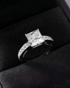 Anillo Unisex de Oro Blanco de 14k con Diamante de Corte Princesa Cultivado en Laboratorio IGI, Estilo Vintage, con Engaste de Puntas, para Boda/Compromiso, Aniversario o Fiesta - Product Image 1