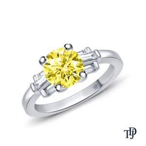 Anillo de compromiso con detalles de baguette en oro de 10K y centro de diamante esmeralda, fabricante mayorista y minorista OEM - Product Image 2