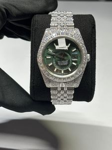 Reloj de Diamantes de Corte Redondo en Oro Blanco con Esfera Verde para Exportación, Reloj de Diamantes Estilo Hip Hop, Regalo Unisex - Product Image 1