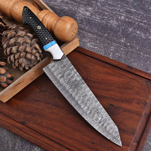 Couteau de cuisine Santoku japonais haut de gamme en acier carbone Damas, lame martelée de 8 pouces, manche en nid d'abeille, fabrication artisanale. - Product Image 2