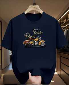 เสื้อยืดผู้ชายเนื้อผ้านุ่มพิเศษ สวมใส่สบาย เหมาะสำหรับฤดูร้อน ผลิตจากวัสดุรักษ์โลก ตกแต่งด้วยผ้าเดนิม ผ้าบาติก ผ้าคอร์ดูรอย ผ้าฝ้าย 100% พร้อมลายปะติด - Product Image 1