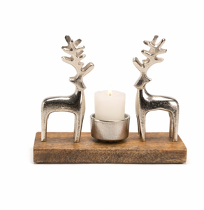 High-Quality Aluminum Silver Reindeer Candle Holder With Sturdy Mango Wood Base For Christmas Home Decoration And Festive Table - Product Image 1