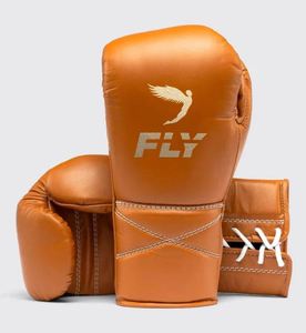 Gants de boxe d'entraînement unisexes de qualité supérieure, en cuir de vache véritable, super résistants à l'eau, avec fermeture à lacets et à scratchs - Product Image 1