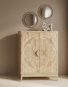 Buffet en bois massif personnalisé avec portes décoratives et design cannelé pour le rangement du salon et de la salle à manger - Product Image 1
