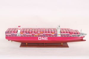 UN MODELO DE BARCO PORTACONTENEDORES APUS FABRICADO CON MADERA DE ALTA CALIDAD - PARA REGALOS EMPRESARIALES Y DECORACIÓN DE OFICINAS - Product Image 5