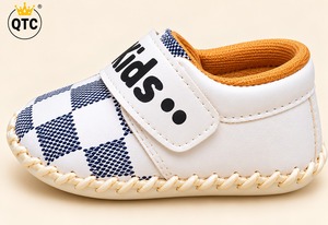 Chaussures de marche pour bébé, en rexine souple, fermeture velcro, baskets pour nourrissons, chaussures pour enfants toutes saisons, logo personnalisé - Product Image 4