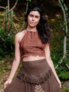 Top corto con cuello halter de algodón Khadi orgánico hecho a mano con estampado tribal y patrones geométricos impresos a mano para mujer - Product Image 1