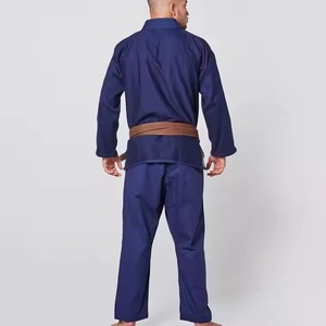 Offre Spéciale : Ensemble Kimono de Karaté Léger et Respirant – Tissu Durable, Coutures Robustes, Coupe Confortable, Logo Personnalisable sur le Devant - Product Image 3