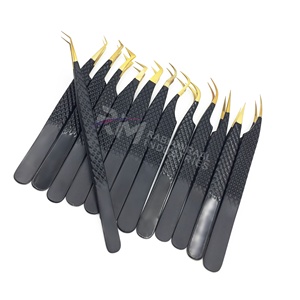 Pince à cils RMI en acier inoxydable, revêtement noir, pointe dorée, avec emballage en boîte / Ensemble de pinces à cils - Product Image 3