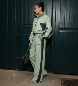 Ensemble de survêtement unisexe WHITEAURA style streetwear sportif, vert clair, blocs de couleur, fermeture à cordon, coupe régulière, respirant - Product Image 2