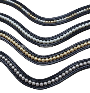 แถบคิ้วหนังรูปคลื่นพร้อมแถบคาดคิ้วประดับมุกและเพชรประดับมุก - Product Image 1