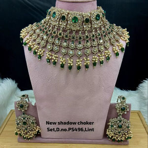 Juego de Collar y Pendientes de Lujo de Alta Calidad, Chapado en Oro y Cobre Vintage, con Perlas y Kundan, Diseño Moderno para Compromiso - Product Image 1