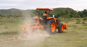 Tractor de Ruedas Kubota Nuevo, Fabricado en Tailandia, Modelo M108S, 108HP, 4WD, Motor de Alto Rendimiento y Caja de Cambios Duradera para Agricultura - Product Image 3
