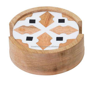 Dessous de verre en résine de style classique fabriqué à la main avec accent de fleurs colorées Dessous de verre en résine époxy hexagonale pour la décoration intérieure - Product Image 6