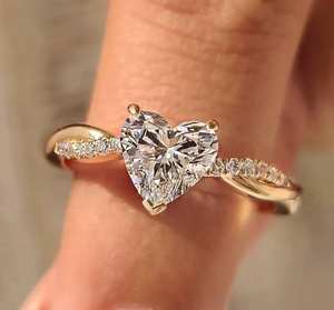 Bague de Fiançailles Classique en Argent 10k 14k 18k pour Femme, Solitaire en Moissanite Cœur 1CT de Haute Qualité, Clarté VVS, pour le B2B - Product Image 2