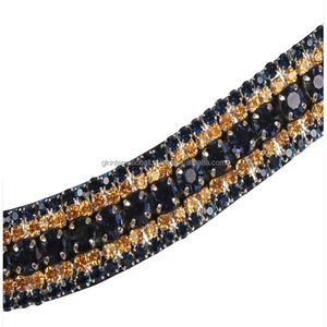 Elégante bande de front de cheval en cuir de qualité supérieure noire avec 5 rangs de pierres scintillantes décoratives pour bride - Product Image 1