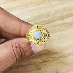 Anillo de latón de estilo vintage con apariencia premium, piedra larimar, chapado en oro de 18k, filigrana, anillo llamativo, venta al por mayor, anillo audaz para mujer - Product Image 6