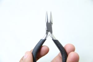 Mini pince à nez à chaîne poignée lisse poignée en mousse pour la fabrication de bijoux - Product Image 4