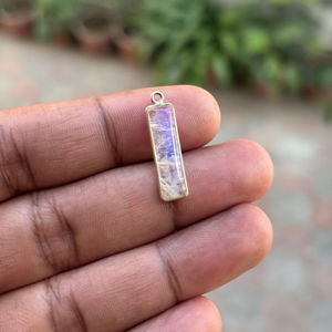 Pendentif en argent sterling 925 naturel avec pierre de lune, véritable, fait main, religieux, forme coussin longue, taille facetée, certifié par un tiers - Product Image 1