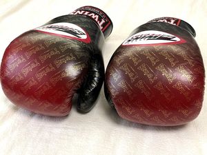 Gants de boxe en cuir respirant avancés pour entraînement intensif, protection supérieure des mains et des poignets, idéaux pour le kickboxing - Product Image 5