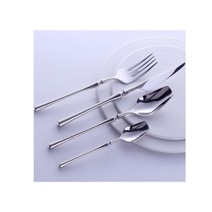 Couverts en métal Prestige : L'accompagnateur idéal pour les repas, conçu pour refléter une vie élégante avec des présentations de table harmonieuses - Product Image 5