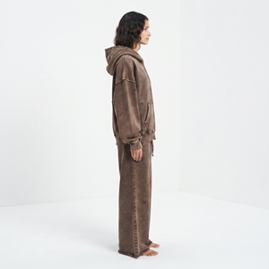 Ensemble survêtement décontracté pour femme en coton délavé marron avec sweat à capuche et pantalon de jogging large, logo personnalisé sur le devant, coupe ample, idéal pour l'automne - Product Image 4