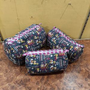 Juego de Tres Bolsas de Maquillaje de Algodón Acolchado Indio, Ecológicas, con Estampado a Mano, de Gran Capacidad, Resistentes al Agua, para Primavera/Invierno - Product Image 6