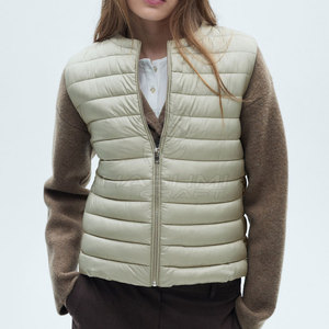 Premium Quality Sports Wear <b>Gilet</b> For Women With <b>Lightweight</b> Breathable Fabric And Comfortable Modern Fit - Product Image 2