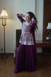 Collection Prête-à-Porter : Haut Peplum en Georgette avec Broderie de Designer et Pantalon Plazzo, et Dupatta en Georgette Brodé - Product Image 5