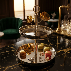 Impresionante soporte de dos niveles para postres, adornado con hermosos motivos florales dorados, ideal para mesas de té de lujo. - Product Image 4