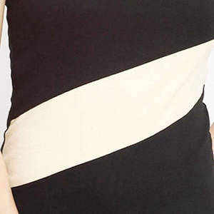 Camiseta sin mangas personalizada para mujer, corte ajustado, color negro y blanco, cuello redondo, deportiva, sin mangas, chaleco para mujer. - Product Image 2