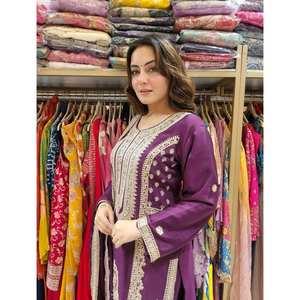 Conjunto SRK de Top y Pantalón Morado Elegante con Bordado y Trabajo de Lentejuelas, Talla XL - Product Image 2