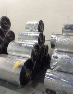 Película de PET Metalizada de Alta Calidad con Recubrimiento de Aluminio - Product Image 1