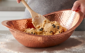 Bol de service alimentaire de qualité supérieure en cuivre martelé poli avec un design avancé idéal pour une vaisselle élégante et une expérience culinaire - Product Image 2