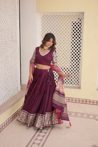 Traje Anarkali Lehenga Choli de Seda Larga Estilo Indio para Mujer de Fatema Fashion, con Dupatta, Personalizable para Bodas y Festivales, para Adultos - Product Image 6