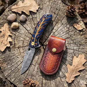 Navaja de bolsillo hecha a mano de acero de Damasco con funda, mango de pino, regalos de aniversario para él, regalos para padrinos de boda - Product Image 1