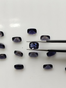 Iolite naturelle 8x6MM taille coussin, pierres précieuses en vrac de qualité supérieure, pleochroïque pour la fabrication de bijoux - Product Image 2