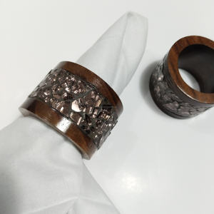 Anneaux de serviette en métal géométriques modernes en finition argent et or Décor de table minimaliste élégant pour les mariages formels et les événements de vacances - Product Image 5