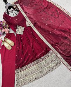 Conjunto de Seda Satinada con Bordado y Lentejuelas de 3/5 mm, Incluye Vestido, Pantalón y Dupatta, Completamente Cosido - Product Image 4