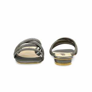 Pantoufles de sport gris pour femmes FN7938 - Product Image 2