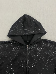 Sudadera con capucha extragrande de algodón grueso con cremallera completa y gráfico de telaraña de diamantes de imitación negros premium para hombre - Product Image 3