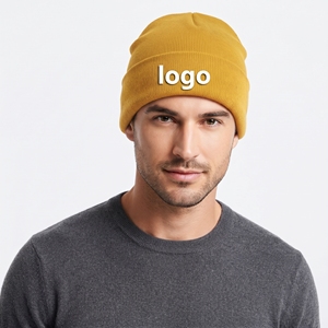 Gorro de punto acanalado amarillo para hombre, gorro informal de invierno con logotipo de letras para adultos, ideal para el invierno y material muy cómodo. - Product Image 1