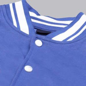 Veste de sport bleue pour homme avec manches grises et rayures blanches, vêtement d'extérieur décontracté, coupe classique, col rabattu, fermeture à boutons - Product Image 3