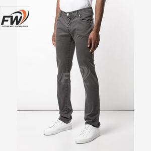 กางเกงยีนส์ทรงสกินนี่สีดำแบรนด์ OEM สไตล์ Amiris สำหรับผู้ชาย ขายส่ง คุณภาพสูง ตกแต่งคริสตัล ลายเพชร ดิจิตอลพิมพ์ลายสตรีท ผ้าถัก - Product Image 3