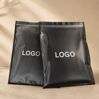 Sacs à fermeture éclair en PE mat personnalisés pour vêtements, emballage écologique réutilisable et imperméable avec logo imprimé pour le commerce électronique