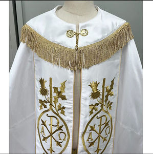 Casulla Bordada de Alta Calidad, Diseño Personalizado, Nueva Colección Venezia de Seda Shantung Blanca, Diseño Bordado Verde 2026 - Product Image 3