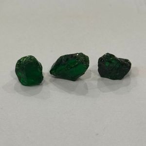 Natural Tsavorite <b>Garnet</b> Rough Stone 24.30 Carat Loose Green Gemstone AAA Quality Kenya Faceting Rough Wholesale Gem Grade - Product Image 4