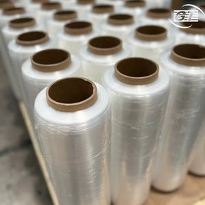 Résistance avancée 300m Pré-étirage multicouche PE Film doux moulé à rapport d'étirement élevé Efficacité d'emballage longue durée - Product Image 1