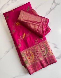 Magnifique soie Georgette avec bordure en dentelle artisanale Pure Jarkan et diamants sur le sari - Product Image 6